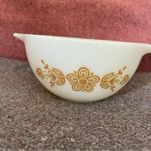 Vintage Pyrex Butterfly Gold Nesting Bowl,Cinderella.